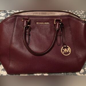 MICHAEL KORS
Ciara Large Leather Satchel Burgundy/ purple